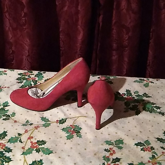 Shoes - Picture 2 of 5